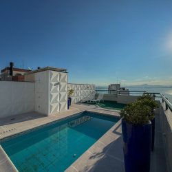 Cobertura com 317m², 3 quartos, 1 suíte, 2 garagens, no bairro Agronômica em Florianópolis