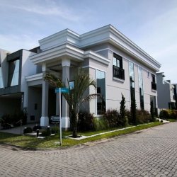 Casa em Condomínio com 165m², 3 quartos, 1 suíte, 2 garagens, no bairro Beira Rio em Biguaçu