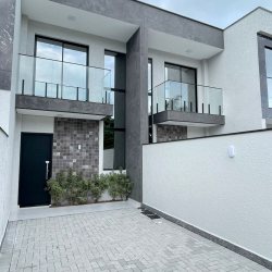 Sobrado Residencial com 84m², 2 quartos, 2 suítes, 2 garagens, no bairro Cachoeira Do Bom Jesus em Florianópolis