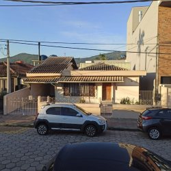 Casa Residencial com 141m², 2 quartos, 2 suítes, 1 garagem, no bairro Santa Mônica em Florianópolis