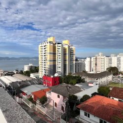 Apartamentos com 56m², 2 quartos, 1 garagem, no bairro Barreiros em São José