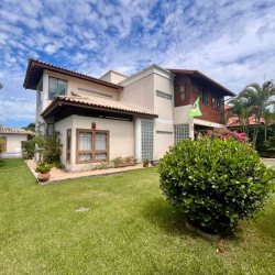 Casa Residencial com 222m², 5 quartos, 2 suítes, 4 garagens, no bairro Campeche em Florianópolis