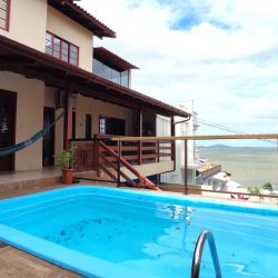 Casa Residencial com 250m², 3 quartos, 1 suíte, 4 garagens, no bairro Centro em São José