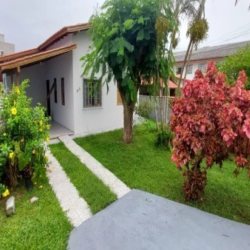 Casa Residencial com 144m², 4 quartos, 1 suíte, 2 garagens, no bairro Ingleses do Rio Vermelho em Florianópolis