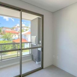 Apartamentos com 74m², 3 quartos, 1 suíte, 1 garagem, no bairro Carvoeira em Florianópolis
