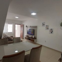 Sobrado Residencial com 76m², 2 quartos, 2 suítes, 2 garagens, no bairro Sertão Do Maruim em São José