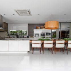Casa em Condomínio com 485m², 4 quartos, 4 suítes, 2 garagens, no bairro Jurerê em Florianópolis