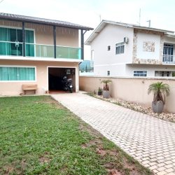 Casa Residencial com 147m², 4 quartos, 1 suíte, 4 garagens, no bairro São Sebastião em Palhoça