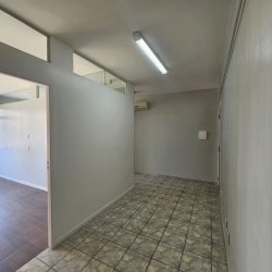 Sala com 40m², 1 garagem, no bairro Estreito em Florianópolis