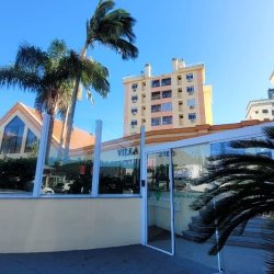 Apartamentos com 81m², 2 quartos, 1 suíte, 1 garagem, no bairro Coqueiros em Florianópolis