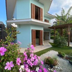 Casa Residencial com 156m², 5 quartos, 1 suíte, 2 garagens, no bairro Vargem Grande em Florianópolis