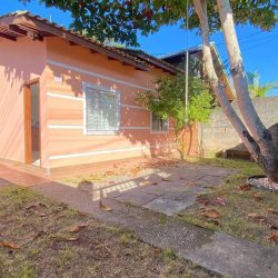 Casa Residencial com 69m², 2 quartos, 2 garagens, no bairro São João Do Rio Vermelho em Florianópolis