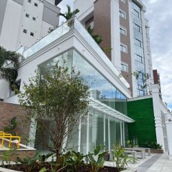 Apartamentos com 55m², 1 quarto, 1 garagem, no bairro Trindade em Florianópolis