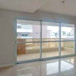 Apartamentos com 95m², 3 quartos, 1 suíte, 2 garagens, no bairro Itacorubi em Florianópolis