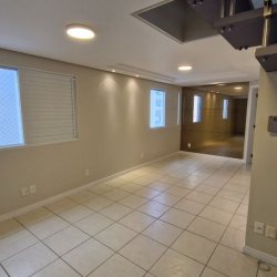 Cobertura com 197m², 2 quartos, 1 suíte, 2 garagens, no bairro Centro em Florianópolis