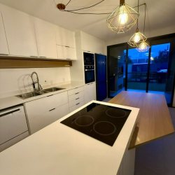 Casa Residencial com 127m², 3 quartos, 1 suíte, 2 garagens, no bairro Cachoeira Do Bom Jesus em Florianópolis