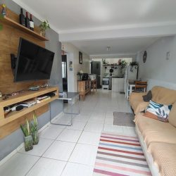 Casa Residencial com 64m², 2 quartos (sendo 1 suíte), 1 garagem, no bairro Ingleses em Florianópolis