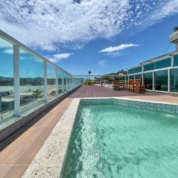 Cobertura com 258m², 3 quartos (sendo 1 suíte), 3 garagens, no bairro Estreito em Florianópolis