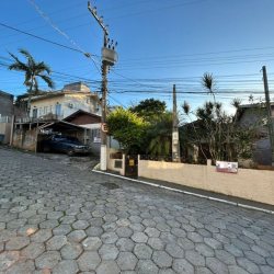 Terreno Comercial/Residencial com 300m², no bairro Trindade em Florianópolis