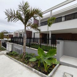 Casa em Condomínio com 230m², 3 quartos, 3 suítes, 2 garagens, no bairro Cacupé em Florianópolis