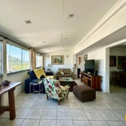 Cobertura com 68m², 2 quartos, 1 suíte, 1 garagem, no bairro Carvoeira em Florianópolis