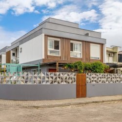 Casa Residencial com 135m², 3 quartos, 1 suíte, 1 garagem, no bairro Campeche em Florianópolis
