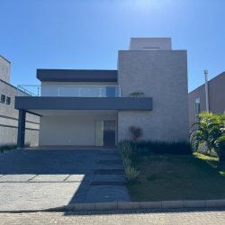 Casa em Condomínio com 360m², 4 quartos, 4 suítes, 4 garagens, no bairro Ingleses do Rio Vermelho em Florianópolis