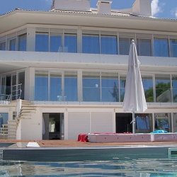 Casa Residencial com 602m², 8 quartos, 8 suítes, 4 garagens, no bairro Lagoa da Conceição em Florianópolis