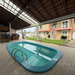 Casa Residencial com 502m², 6 quartos (sendo 3 suítes), 4 garagens, no bairro Ingleses em Florianópolis