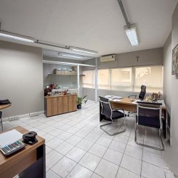 Sala com 34m², 1 garagem, no bairro Centro em Florianópolis