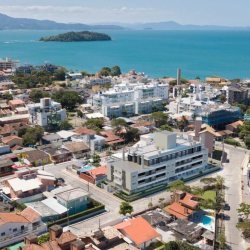 Cobertura com 82m², 2 quartos, 1 suíte, 1 garagem, no bairro Canasvieiras em Florianópolis