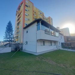 Casa Residencial com 209m², 4 quartos, 2 garagens, no bairro Trindade em Florianópolis