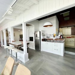 Cobertura com 159m², 3 quartos, 1 suíte, 1 garagem, no bairro Jurerê Internacional em Florianópolis