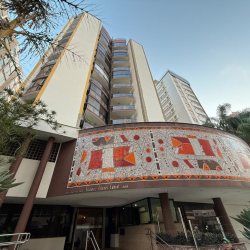 Apartamentos com 143m², 4 quartos, 1 suíte, 3 garagens, no bairro Centro em Floranópolis