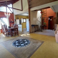 Casa Residencial com 160m², 2 quartos, 2 suítes, 2 garagens, no bairro Rio Tavares em Florianópolis