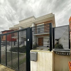 Casa Residencial com 117m², 3 quartos, 1 suíte, 2 garagens, no bairro Campeche em Florianópolis