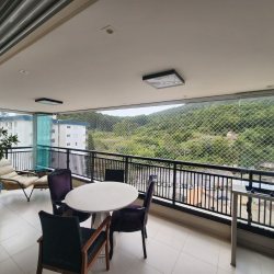 Apartamentos com 170m², 4 quartos, 2 suítes, 3 garagens, no bairro Itacorubi em Florianópolis