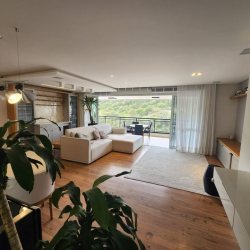 Apartamentos com 170m², 4 quartos (sendo 2 suítes), 3 garagens, no bairro Itacorubi em Florianópolis