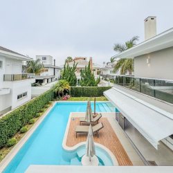 Casa em Condomínio com 890m², 5 quartos, 5 suítes, 6 garagens, no bairro Jurerê Internacional em Florianópolis