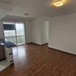 Apartamentos com 79m², 3 quartos, 1 suíte, 2 garagens, no bairro Córrego Grande em Florianópolis