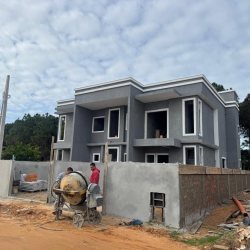 Casa Residencial com 107m², 3 quartos, 2 suítes, 2 garagens, no bairro Ingleses em Floranópolis