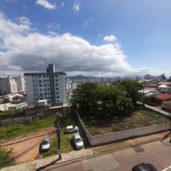 Apartamentos com 80m², 2 quartos, 1 suíte, 1 garagem, no bairro Barreiros em São José