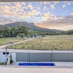 Casa em Condomínio com 275m², 4 quartos, 4 suítes, 4 garagens, no bairro Pedra Branca em Palhoça