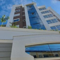 Cobertura com 107m², 3 quartos, 2 suítes, 2 garagens, no bairro Trindade em Florianópolis