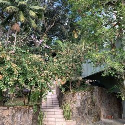 Casa Residencial com 200m², 3 quartos, 1 suíte, 2 garagens, no bairro Lagoa Da Conceição em Florianópolis