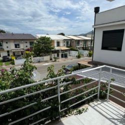 Casa Residencial com 94m², 2 quartos, 1 suíte, 1 garagem, no bairro Ingleses do Rio Vermelho em Florianópolis