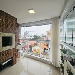 Apartamentos com 96m², 3 quartos, 1 suíte, 2 garagens, no bairro Balneário em Florianópolis