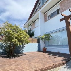 Casa Residencial com 170m², 3 quartos, 1 suíte, 1 garagem, no bairro Pântano Do Sul em Florianópolis