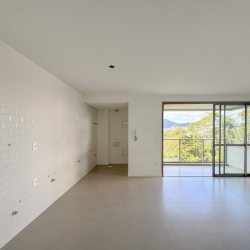 Apartamentos com 96m², 3 quartos, 1 suíte, 2 garagens, no bairro Cacupé em Florianópolis