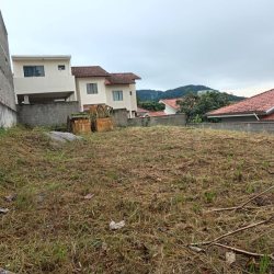 Terrenos Residenciais com 360m², no bairro Real Parque em São José